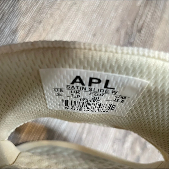 APL Women's TechLoom Satin Slides Off White/Cream Size 6 - Picture 6 of 7
